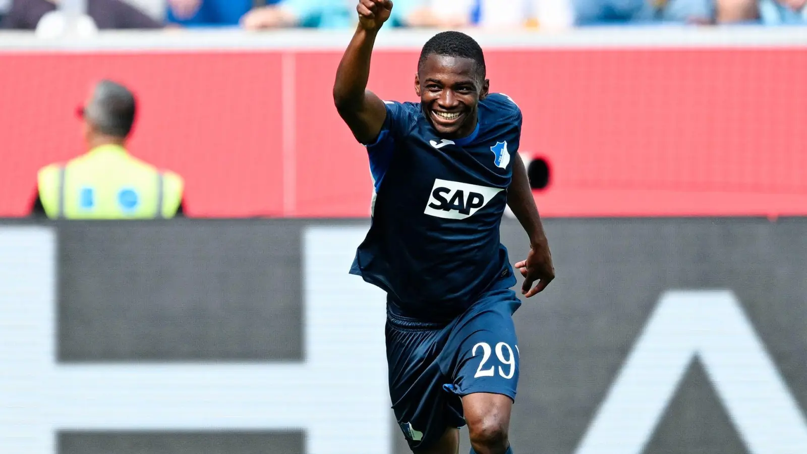 Ab nach England? Hoffenheims Toptalent Bazoumana Touré. (Archivbild)   (Foto: Uwe Anspach/dpa)