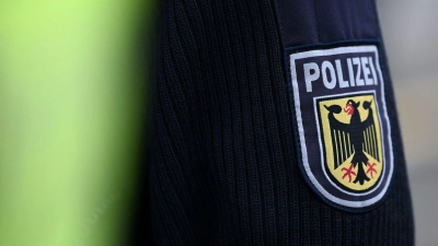 Bundespolizisten retteten die beiden Tiere. (Symbolbild) (Foto: Katharina Kausche/dpa)