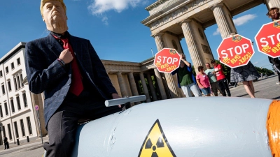 „Eine Atomwaffe sollte niemals von irgendjemandem eingesetzt werden dürfen“, meint Donald Trump. (Archivbild) (Foto: Fabian Sommer/dpa)