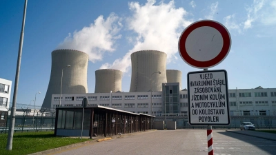 In der Nähe des Atomkraftwerks Temelin könnte künftig ein Atommüll-Endlager entstehen. Nun haben Probebohrungen begonnen. (Foto: Michael Heitmann/dpa)