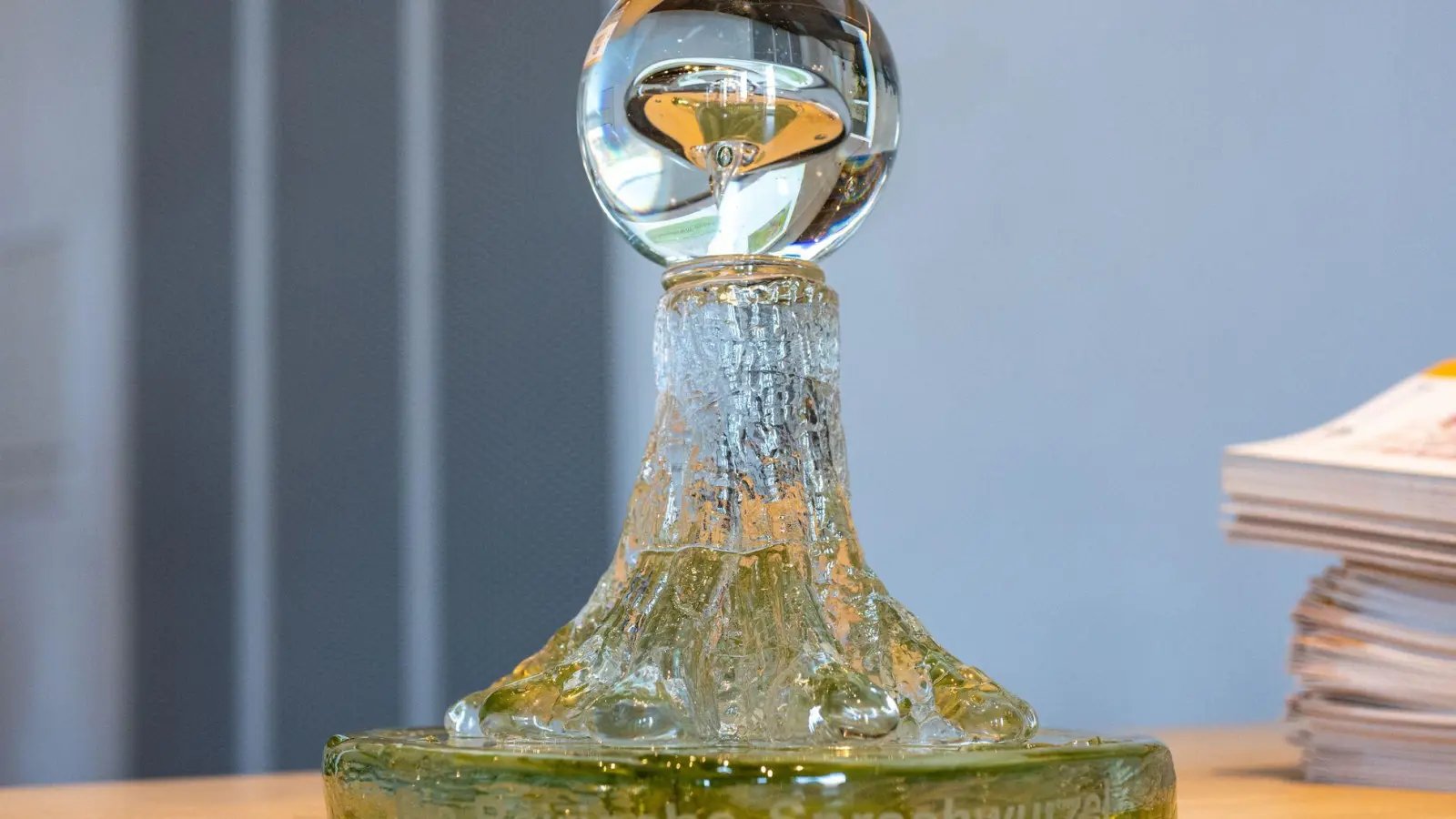 Mit dem Preis werden Persönlichkeiten geehrt, die in der Öffentlichkeit an ihrem Dialekt festhalten. (Archivbild) (Foto: Armin Weigel/dpa)