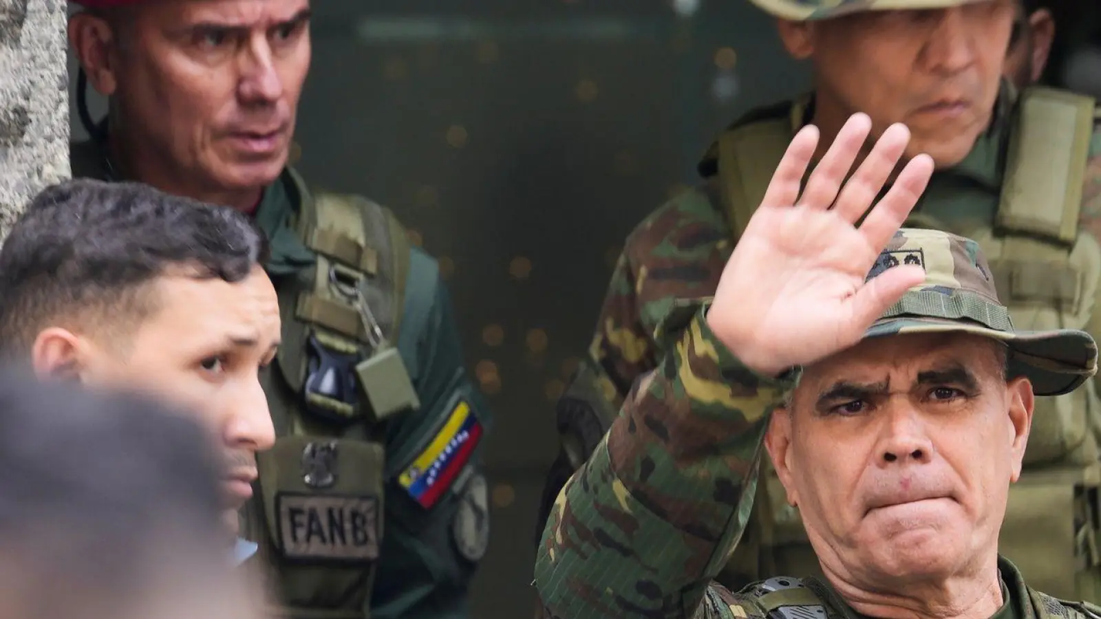 Die Streitkräfte stärken Vizepräsidentin Rodríguez den Rücken.  (Foto: Matias Delacroix/AP/dpa)