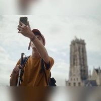 Auch Menschen mit Sehbehinderung möchten Urlaubsmomente festhalten und mit ihren Liebsten teilen. (Foto: Visitflanders/dpa-tmn)