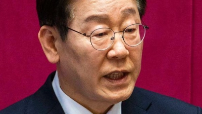 Südkoreas Präsident Lee Jae Myung steht seit Beginn des Iran-Kriegs vor großen Herausforderungen. Die ostasiatische Volkswirtschaft ist stark von Energielieferungen aus Nahost abhängig. (Archivbild) (Foto: Jintak Han/ZUMA Press Wire/dpa)