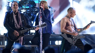 Def Leppard spielen in diesem Sommer erstmals beim Heavy-Metal-Festival Wacken Open Air (Foto: Evan Agostini/Invision/AP/dpa)
