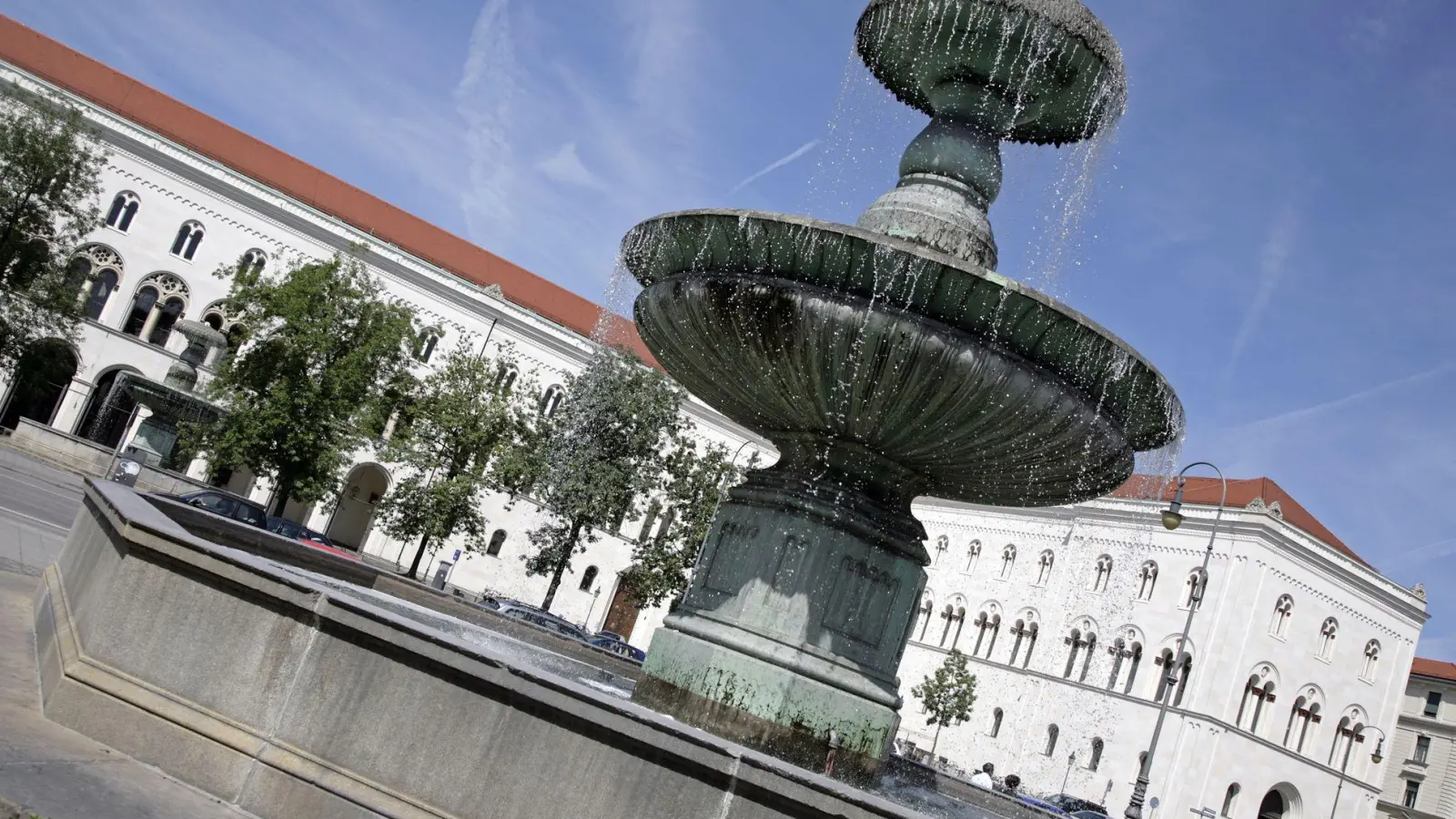 Die LMU ist ein Aushängeschild Münchens - war aber über Jahrhunderte überhaupt nicht in der Landeshauptstadt zu Hause. (Archivbild) (Foto: Andreas Gebert/dpa)