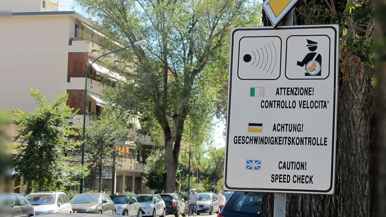 Urlaub vorbei, Bußgeld da: Verkehrsverstöße im Ausland können teuer werden – und auch zu Hause Folgen haben. (Foto: picture alliance / ZB)