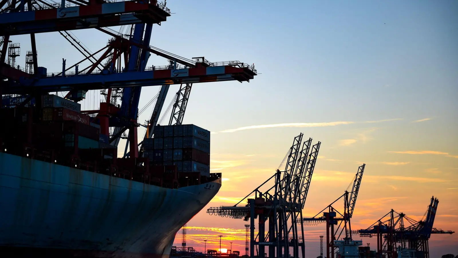 Ökonomen sehen Hoffnungsschimmer für die deutsche Wirtschaft. (Archivbild) (Foto: Axel Heimken/dpa)