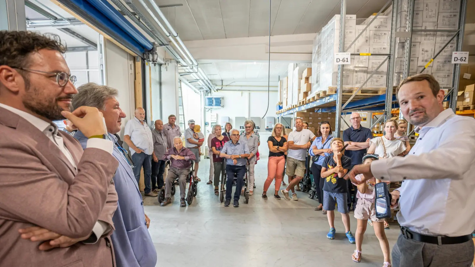 Die Führung durch das Betriebsgelände bot den Besucherinnen und Besuchern informative Abläufe und interessante Einblicke. (Foto: FRIEDRICH ZINNECKER)