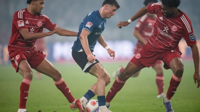 Kein Durchkommen für Arminia in der Düsseldorfer Arena. (Foto: Marius Becker/dpa)
