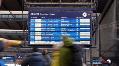 Bahnfahrten bleiben bis auf weiteres häufig eine stressige Angelegenheit. (Archivbild) (Foto: Karl-Josef Hildenbrand/dpa)