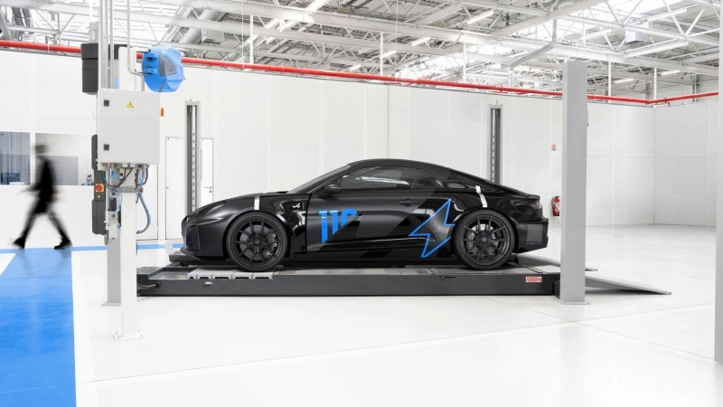 Elektrische Zukunft: Die Nachfolgerin der Alpine A110 wechselt zum Elektroantrieb und verspricht sportliche Performance mit Reichweiten von bis zu 400 Kilometern. (Foto: Alpine/dpa-tmn)