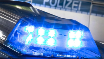 Bei einem Frontalzusammenstoß im Landkreis Miltenberg sind am Nachmittag drei Menschen verletzt worden. (Symbolbild) (Foto: Friso Gentsch/dpa)