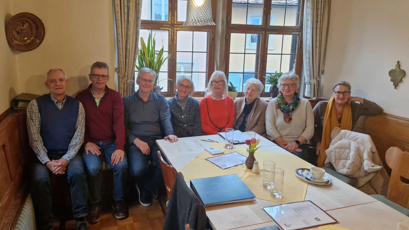 Der Seniorenbeirat (von links) mit Joachim Greis, Andreas Daehne, Wilhelm Arnold, Petra Ehrenfels-Ostertag, Maria Middendorf, Ingrid Soldner, Astrid Domke und Beate Beuschel. (Foto: Leonie Lang)