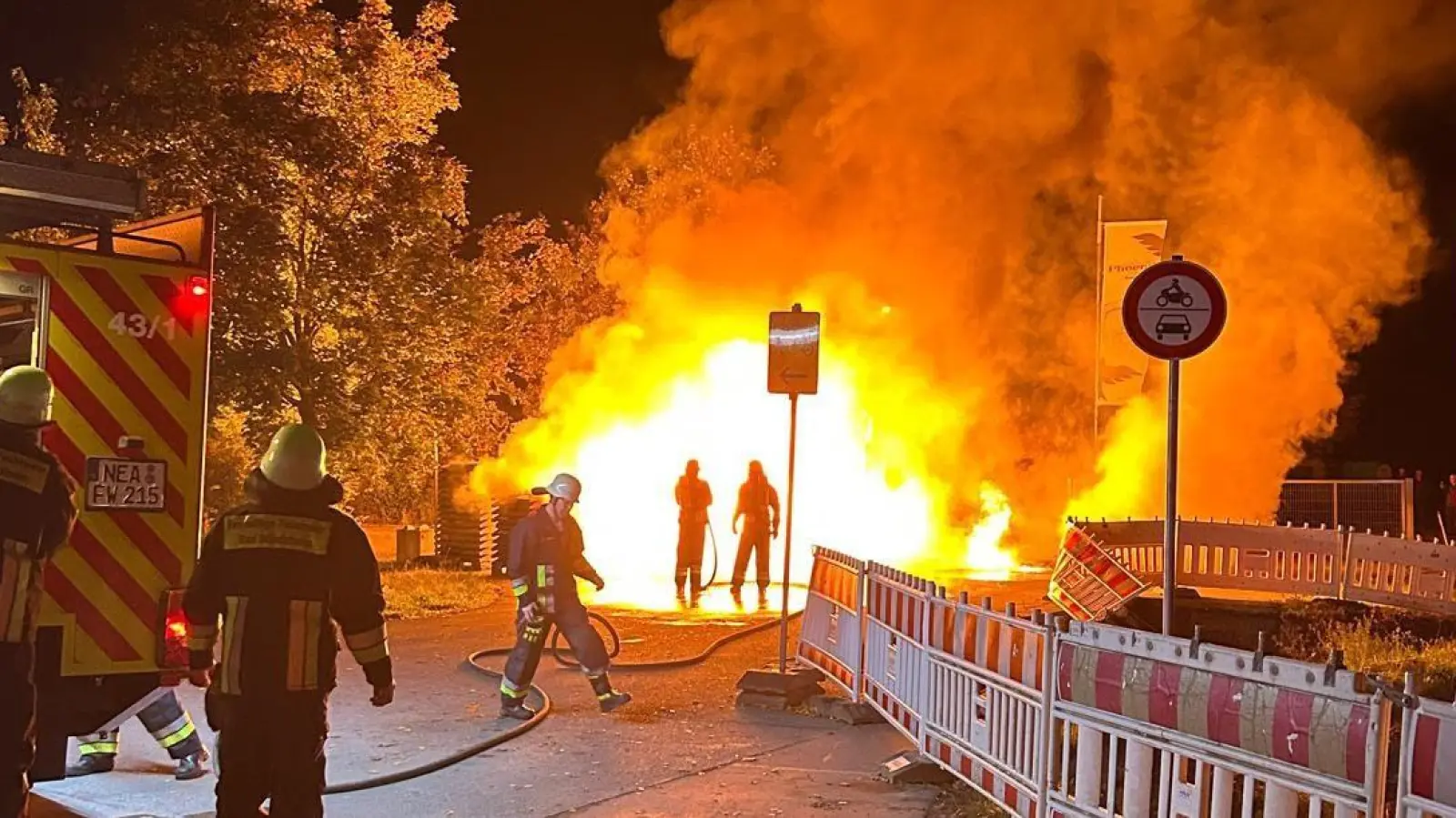 In der Nacht zum Sonntag brannte es in Bad Windsheim in der Nähe der Franken-Therme. Die Feuerwehr hatte die Situation schnell im Griff. (Foto: Feuerwehr Bad Windsheim)