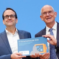 Etwa jedes zweite deutsche Unternehmen nutzt laut einer Forsa-Umfrage inzwischen Künstliche Intelligenz (KI). (Foto: Michael Kappeler/dpa)