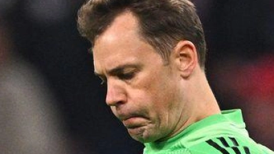 Manuel Neuer unterläuft gegen Real schon nach wenigen Sekunden ein riesiger Fehler. (Foto: Tom Weller/dpa)