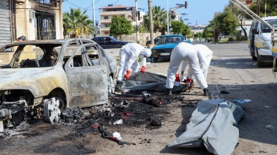 Nach Einschätzung von Menschenrechtsorganisationen haben sich in Syrien am Wochenende Hinrichtungsszenen abgespielt.  (Foto: Uncredited/Syrian Civil Defense White Helmets/AP/dpa)