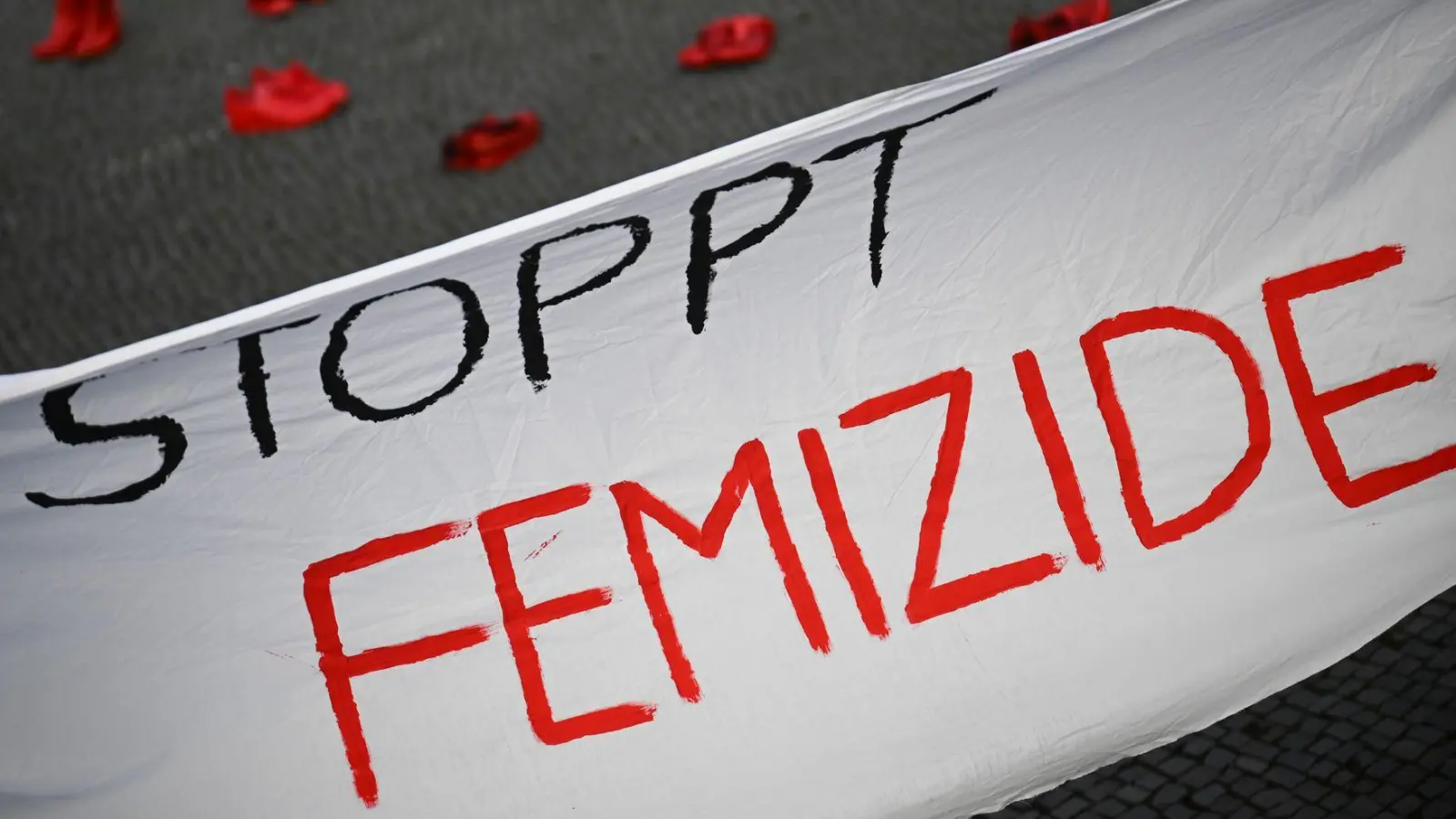 Auch in Deutschland fallen viele Frauen tödlicher Gewalt zum Opfer. (Archivbild) (Foto: Sebastian Gollnow/dpa)