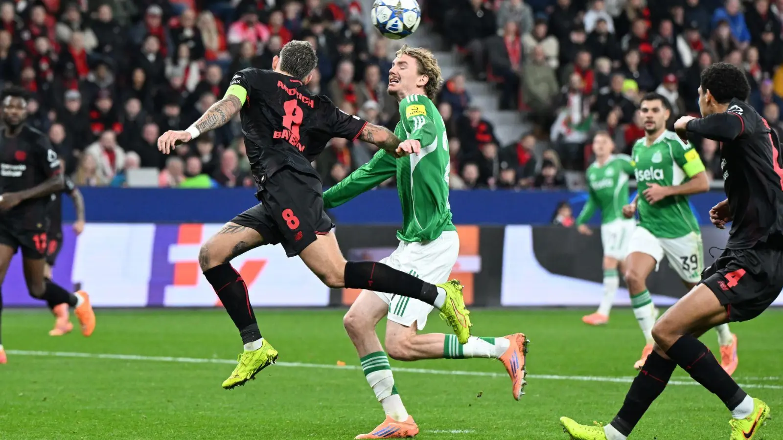 Leverkusens Robert Andrich hatte maßgeblichen Anteil am 1:0-Eigentor.  (Foto: Federico Gambarini/dpa)