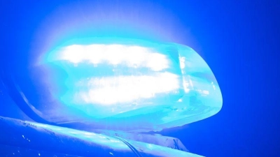 Die Polizei fahndete nach der flüchtigen Frau - sie wurde auf einem Parkplatz angetroffen. (Symbolbild) (Foto: Sarah Knorr/dpa)