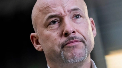 CSU-Landesgruppenchef Hoffmann hält die AfD für ein „Sicherheitsrisiko“. (Foto: Christoph Soeder/dpa)