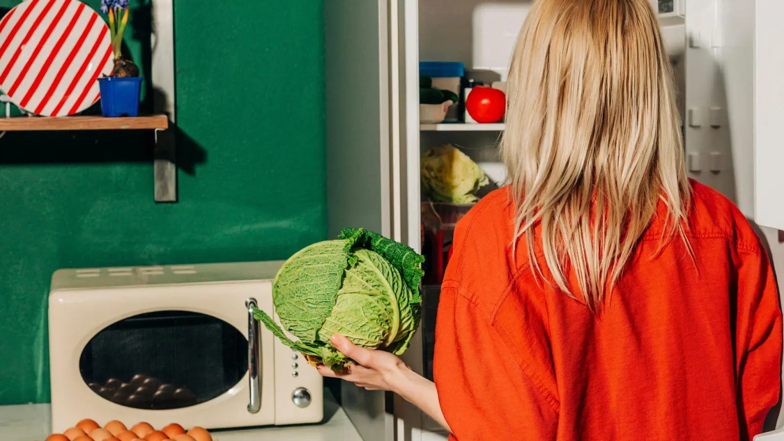 Gemüse als Hauptdarsteller: Wer bei Mahlzeiten den Fokus darauf legt, macht in Sachen Ernährung ziemlich viel richtig.  (Foto: Vira Simon/Westend61/dpa-tmn)
