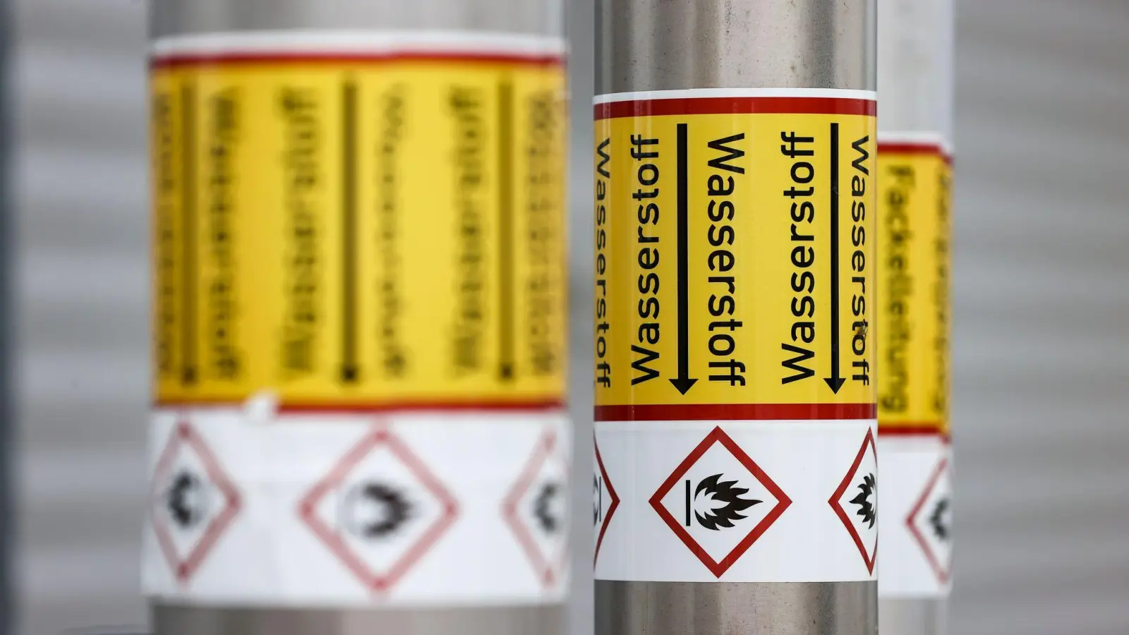 Wasserstoff hat viele mögliche Anwendungsbereiche - nicht überall wird er sich durchsetzen.  (Foto: Jan Woitas/dpa)