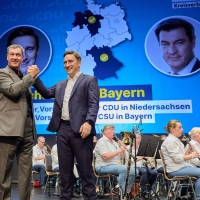 Bayerns Ministerpräsident und CSU-Chef Markus Söder (l) unterstützt Niedersachsens CDU vor der Kommunalwahl.  (Foto: Georg Wendt/dpa)