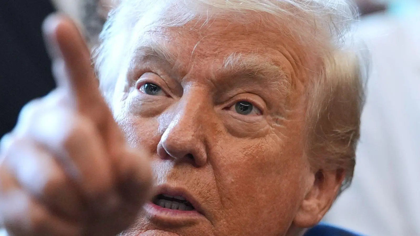 US-Präsident Donald Trump stellt sich hinter die Demonstranten im Iran. (Archivbild) (Foto: Evan Vucci/AP/dpa)