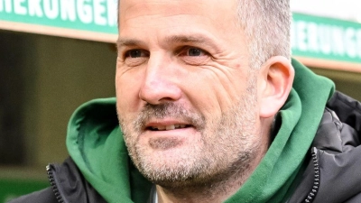 Trainer Manuel Baum will sich mit seinem FC Augsburg in Leipzig für das 0:6 der Hinrunde revanchieren. (Archivbild) (Foto: Harry Langer/dpa)