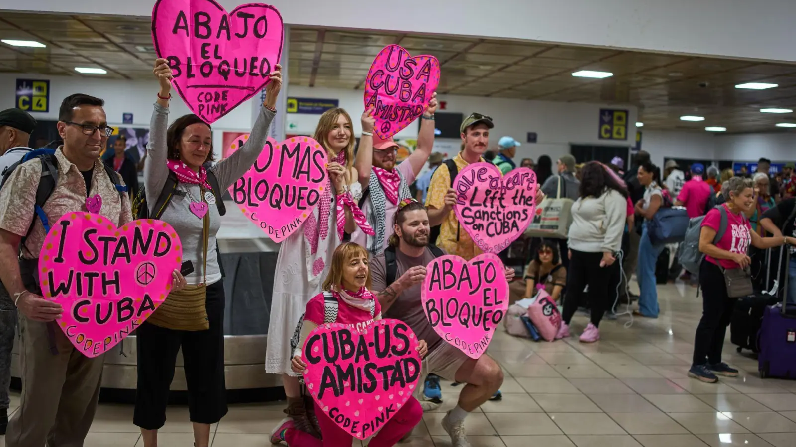 Aktivisten aus mehreren Ländern sind in Havanna bereits eingetroffen.  (Foto: Ramon Espinosa/AP/dpa)