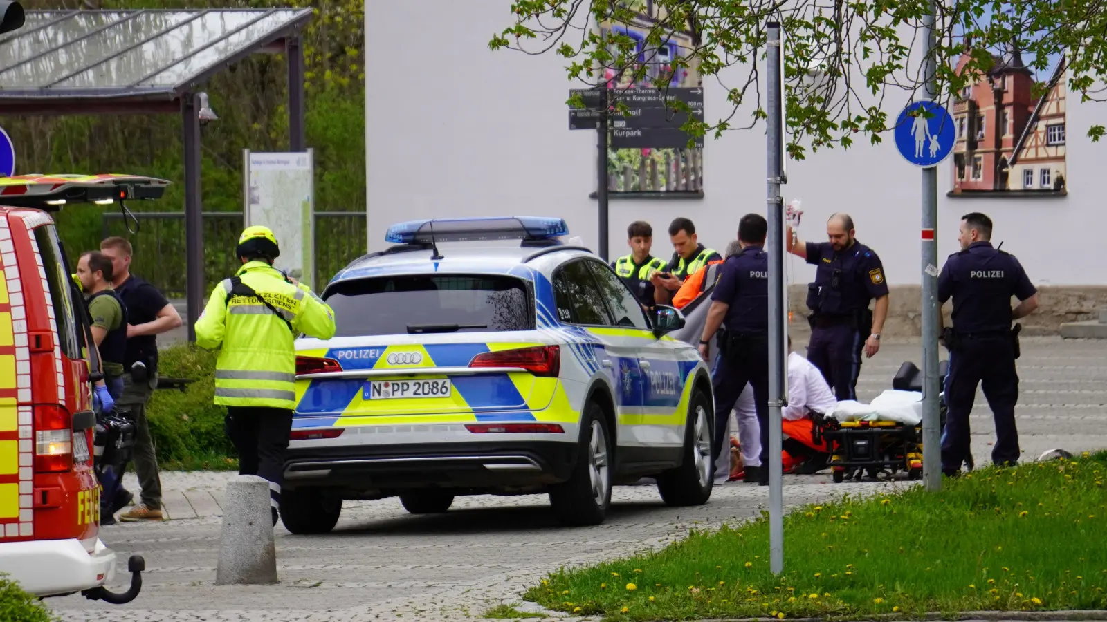 Drastische Folgen eines geplatzten Auto-Deals: Bei dem Polizeieinsatz am Bahnhof in Bad Windsheim wurde der Angreifer schwer verletzt. (Archivbild: Bastian Lauer)