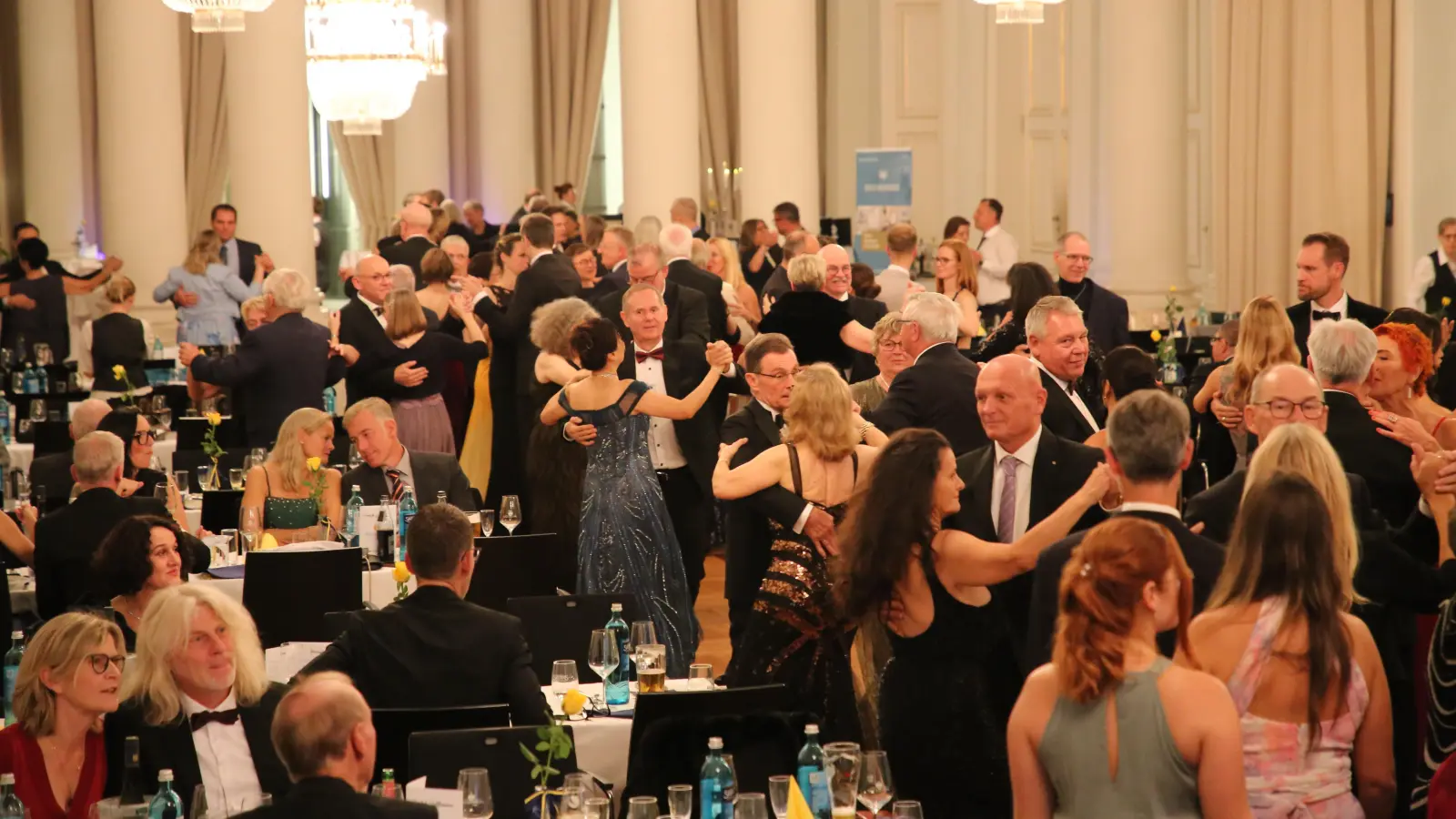 Herbstball des Lions-Clubs Christiane Charlotte in der Orangerie. (Foto: Alexaner Biernoth)