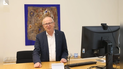 Bank-Urgestein Hermann Meckler sagt, „dass ich in der Tätigkeit mit Menschen meine berufliche Erfüllung gefunden habe“. (Foto: Oliver Herbst)