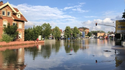 Starkregen-Ereignisse, wie hier 2021 in Ansbach, sorgen dort für viel Wasser, wo es nicht hingehört. Lässt sich das umleiten? (Archivbild: Lara Hausleitner)