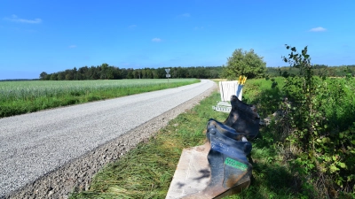 Die erste Stufe der Sanierung der Nebenstrecke von Elpersdorf in Richtung Geisengrund ist abgeschlossen. Die Strecke von rund 1,5 Kilometern wurde innerhalb von vier Wochen erneuert. (Foto: Irmeli Pohl)