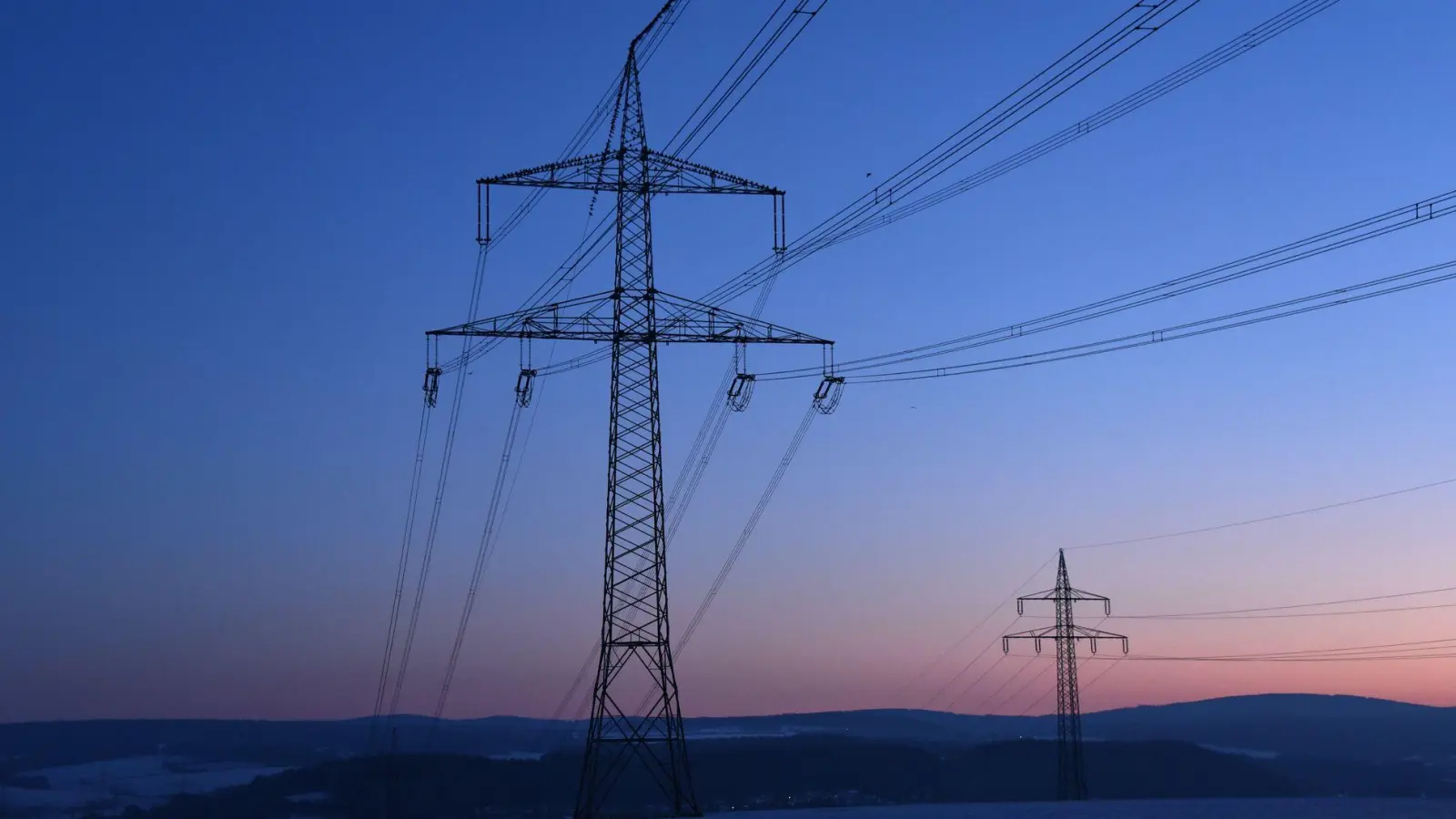 Viele Energieanbieter senken zum Jahreswechsel die Preise: Ein Tarifvergleich kann bares Geld sparen. (Foto: Uwe Zucchi/dpa/dpa-tmn)