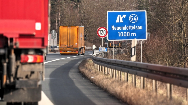 Auf der A6 bei Neuendettelsau hat die Verkehrspolizei Feucht im April zwei Männer gestoppt, die im Verdacht standen, als Spione tätig zu sein. (Archivbild: Tizian Gerbing)