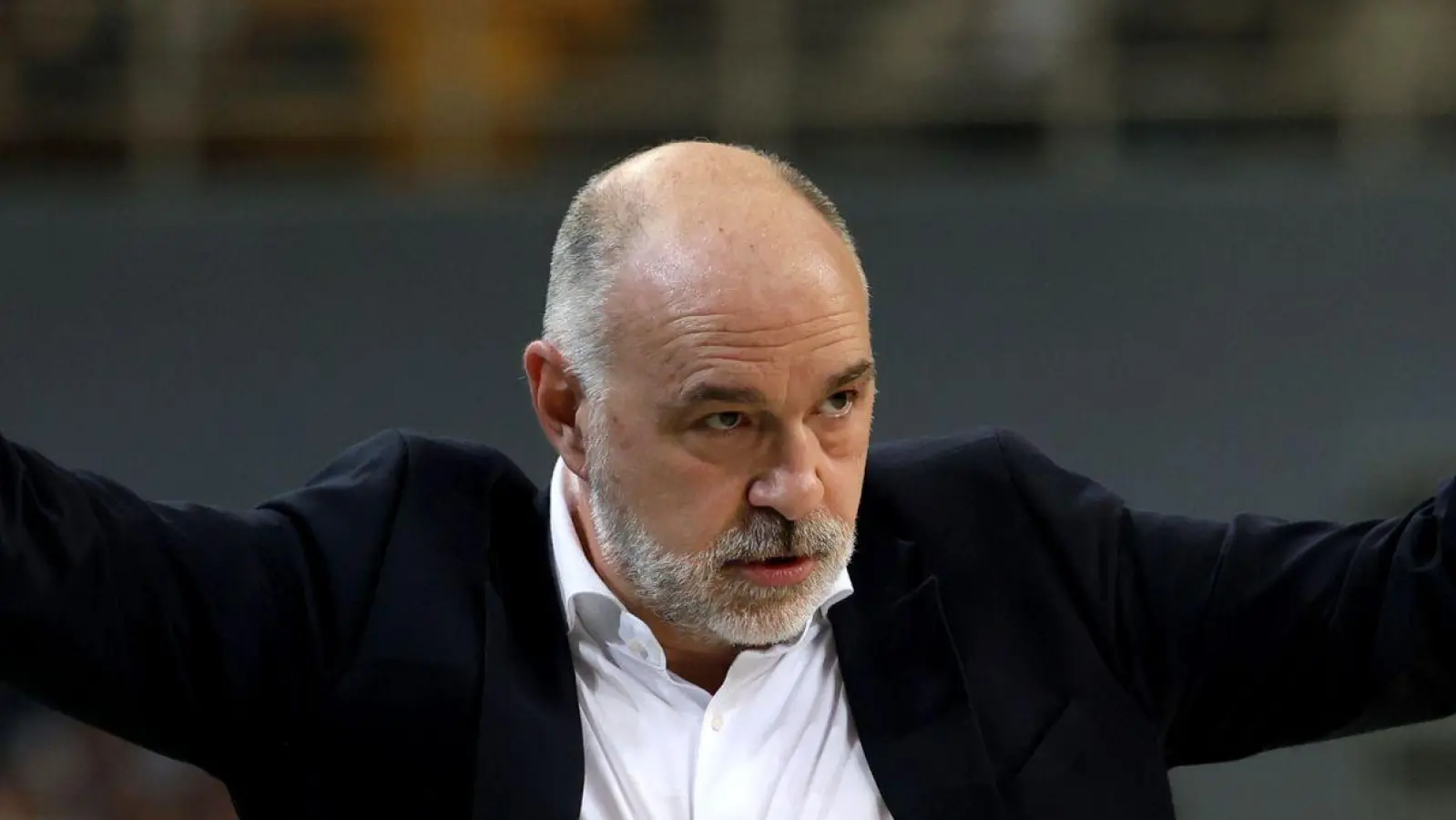 Bayerns Cheftrainer Pablo Laso jubelt. (Foto: Yorgos Karahalis/dpa)