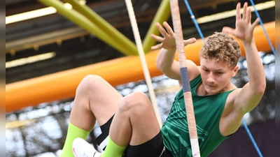 Jakob Sand nutzte seine herausragende Athletik, um mit 2,92 Meter einen neuen Bezirksrekord in der M13 aufzustellen. (Foto: Claus Habermann)