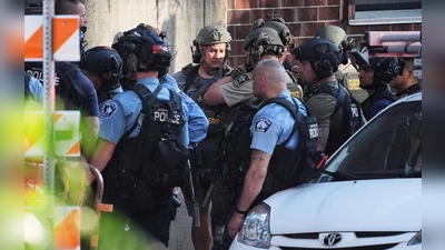 Die Polizei ist in Minneapolis mit einem Großaufgebot vor Ort. (Foto: Ellen Schmidt/AP/dpa)