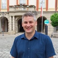 Bürgermeister Philipp Flierl ermittelt noch den Ist-Zustand im Bad Windsheimer Rathaus.  (Foto: Katrin Merklein)
