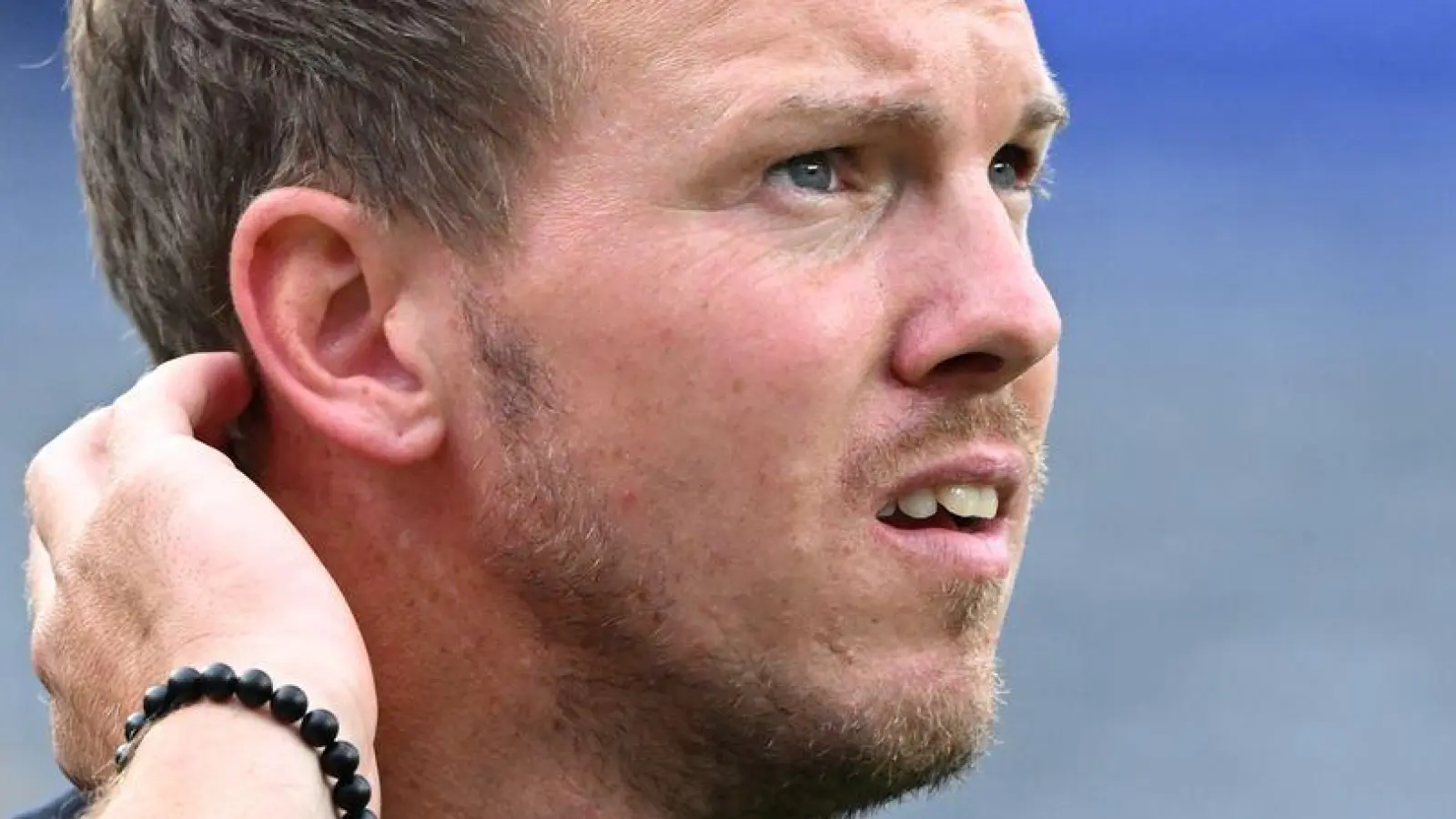 Der Bundestrainer steht bei der WM vor ganz wichtigen Stunden.  (Foto: Federico Gambarini/dpa)