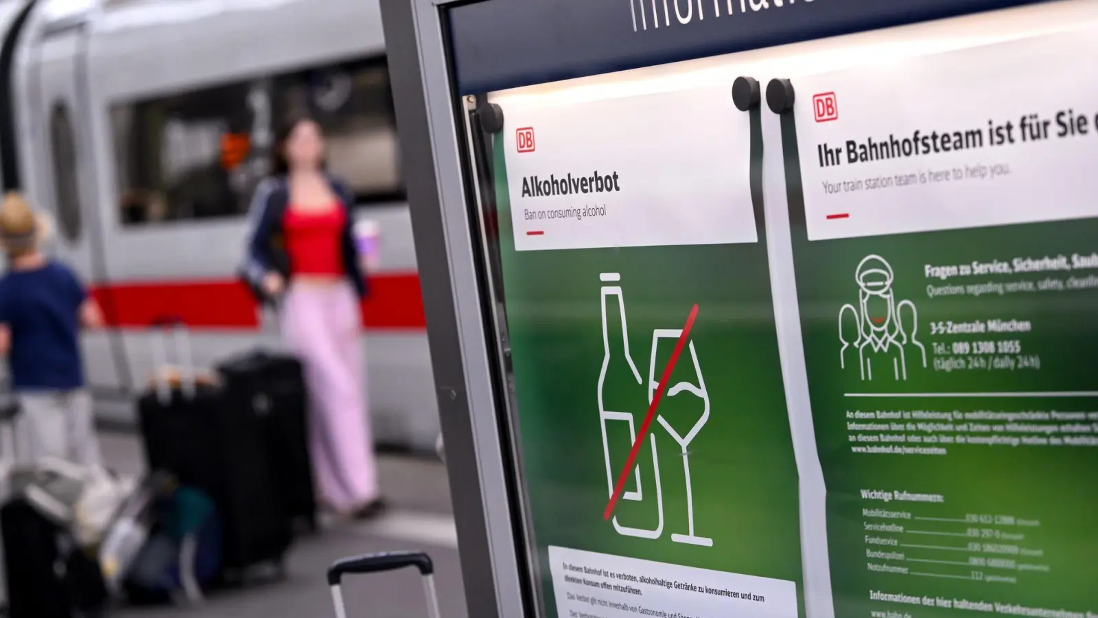 Kein Schampus an der Bahnsteigkante mehr: Die Bahn verbietet Alkoholkonsum an ihren Bahnhöfen. (Foto: Sven Hoppe/dpa)