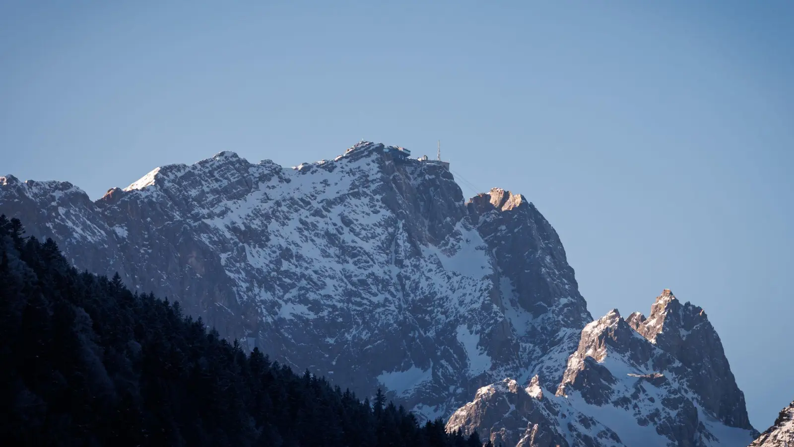 Am Neujahrstag soll es in Bayern Richtung Alpen sonnig werden. (Archivbild) (Foto: Daniel Karmann/dpa)