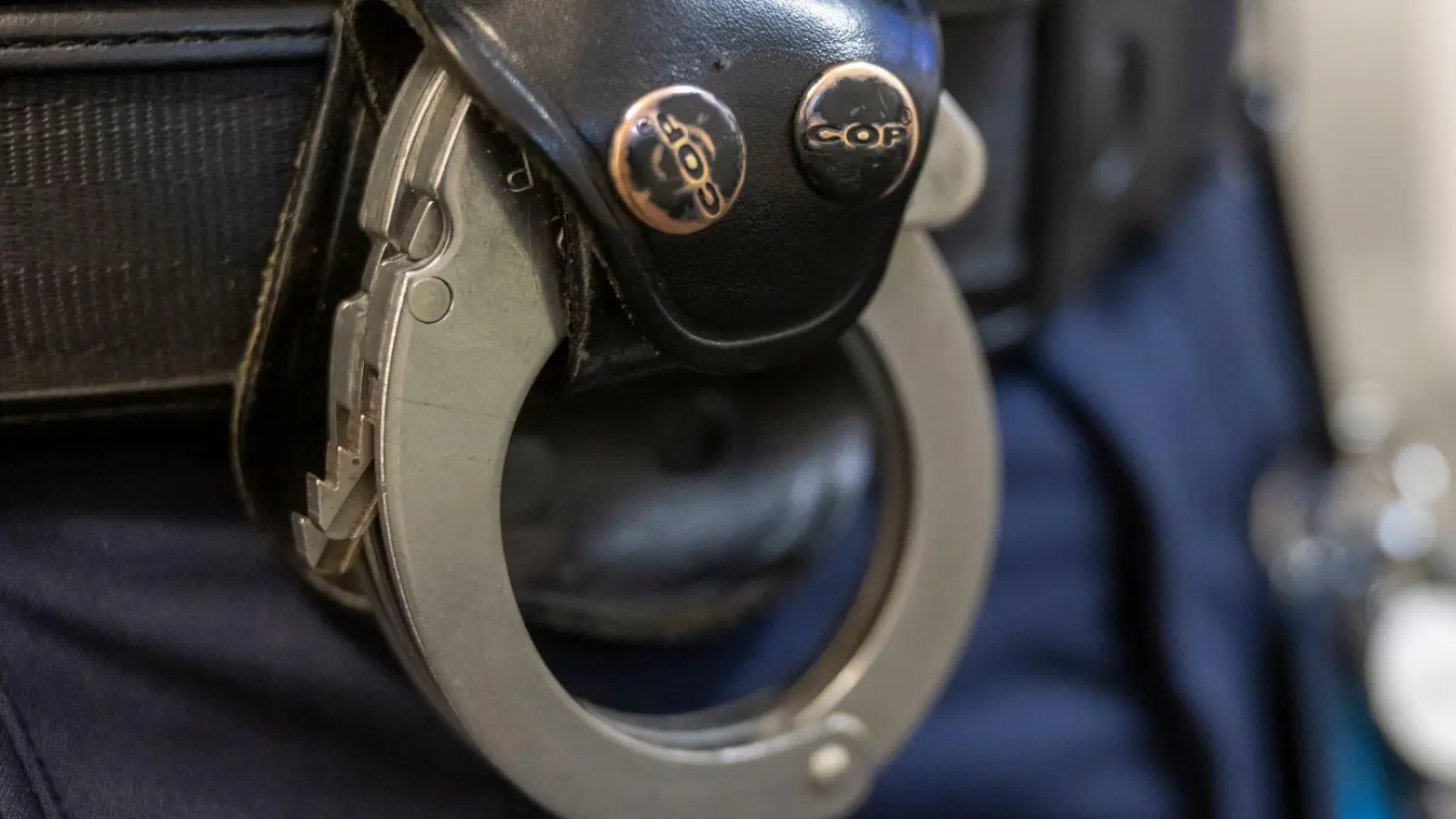 Der erbeutete Betrag ist hoch. (Symbolbild) (Foto: Peter Kneffel/dpa)