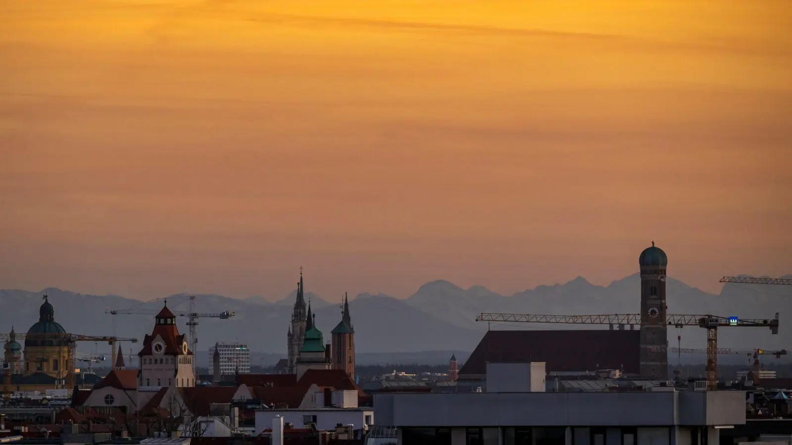 München bekommt einen dritten „Digital Hub“ - diesmal für Verteidigung und Sicherheit.  (Foto: Peter Kneffel/dpa)