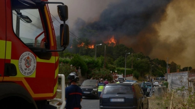 In Spanien gebe es derzeit insgesamt 14 größere aktive Feuer, sagte die Ministerin für Ökologischen Wandel, Sara Aagesen. (Foto: Rosa Veiga/EUROPA PRESS/dpa)