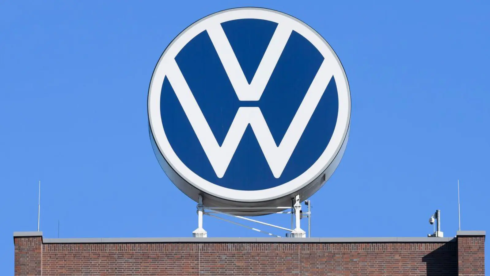 VW leidet unter Absatzschwund in den USA und China. (Symbolbild) (Foto: Julian Stratenschulte/dpa)